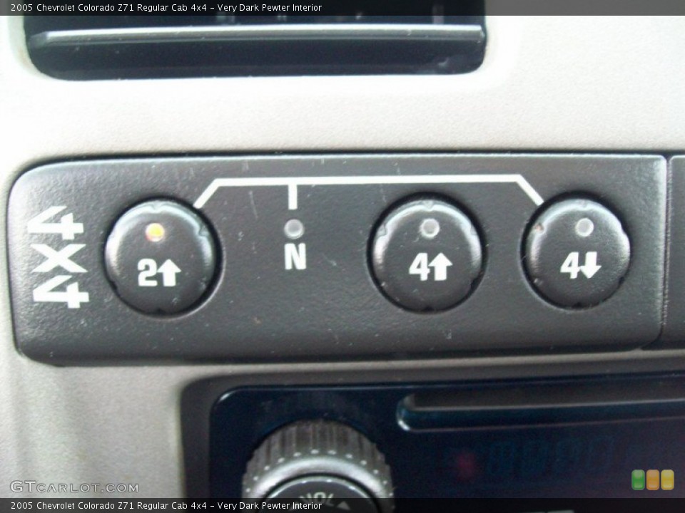 Very Dark Pewter Interior Controls for the 2005 Chevrolet Colorado Z71 Regular Cab 4x4 #51245873