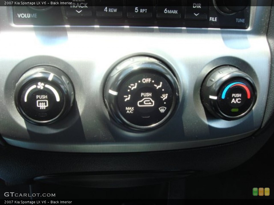 Black Interior Controls for the 2007 Kia Sportage LX V6 #51253580