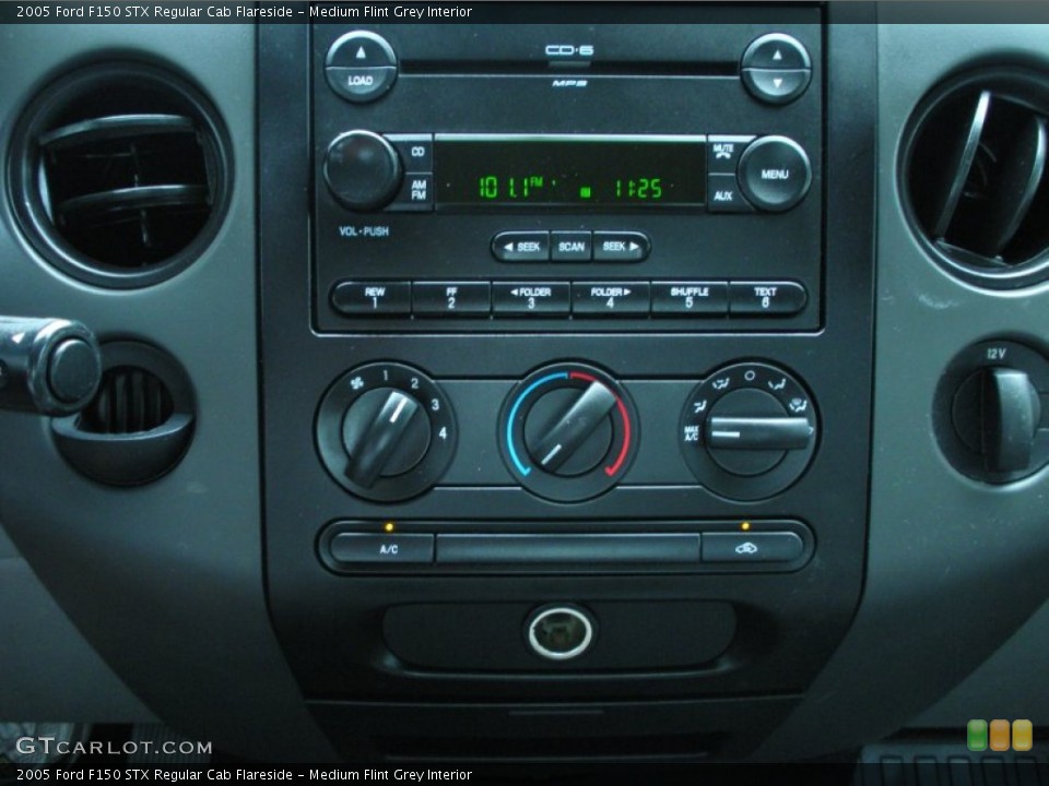 Medium Flint Grey Interior Controls for the 2005 Ford F150 STX Regular Cab Flareside #51257843