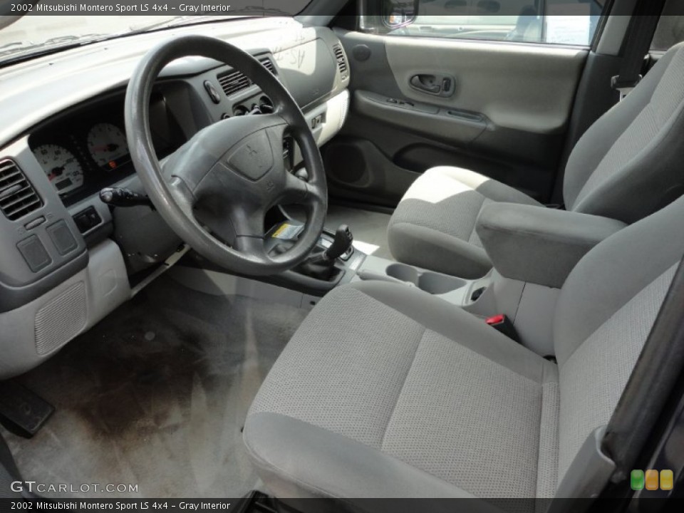 Gray Interior Photo for the 2002 Mitsubishi Montero Sport LS 4x4 #51257885