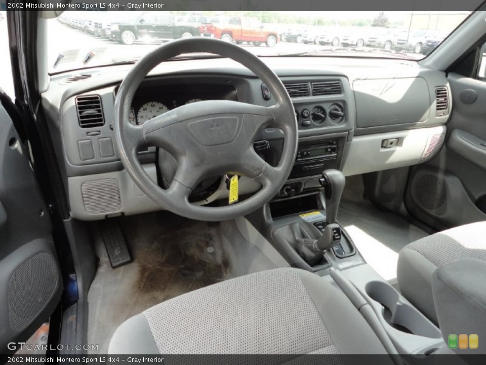 Gray 2002 Mitsubishi Montero Sport Interiors