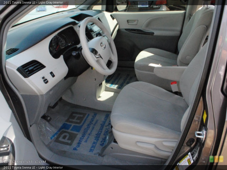 Light Gray Interior Photo for the 2011 Toyota Sienna LE #51273163