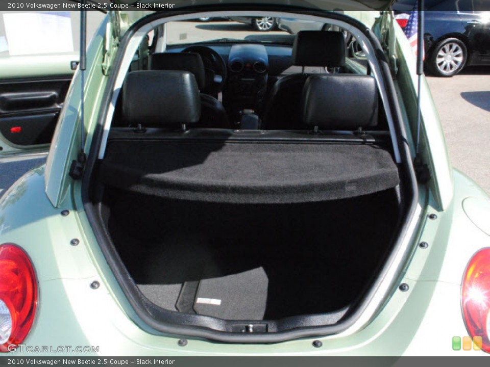 Black Interior Trunk for the 2010 Volkswagen New Beetle 2.5 Coupe #51277225