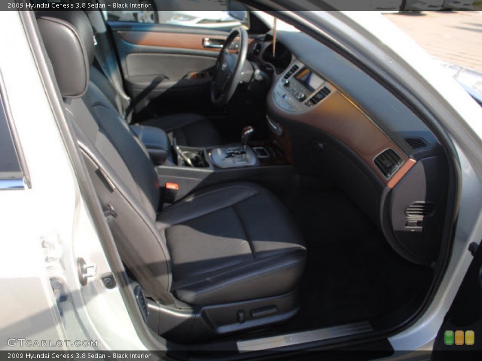 Black Interior Photo for the 2009 Hyundai Genesis 3.8 Sedan #51277558