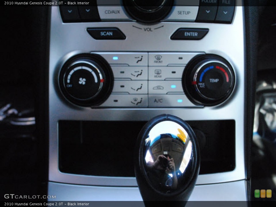 Black Interior Controls for the 2010 Hyundai Genesis Coupe 2.0T #51282448