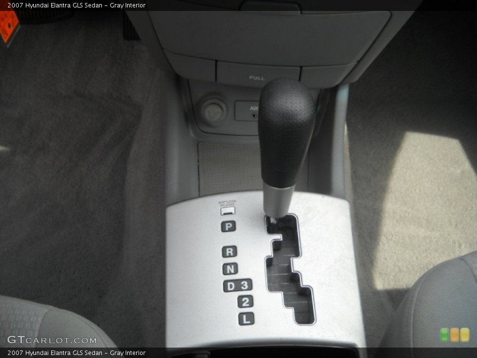Gray Interior Transmission for the 2007 Hyundai Elantra GLS Sedan #51283483