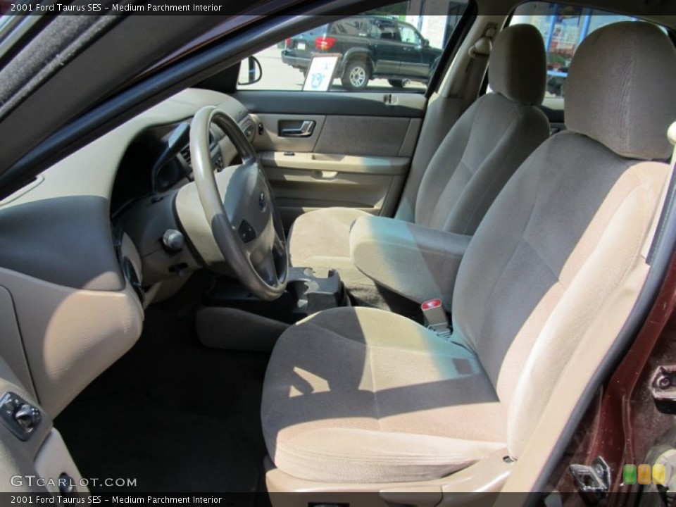 Medium Parchment Interior Photo for the 2001 Ford Taurus SES #51295885