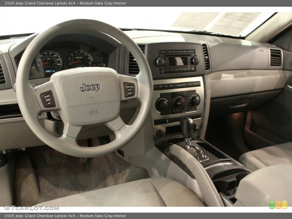 Medium Slate Gray Interior Photo for the 2006 Jeep Grand Cherokee Laredo 4x4 #51299068