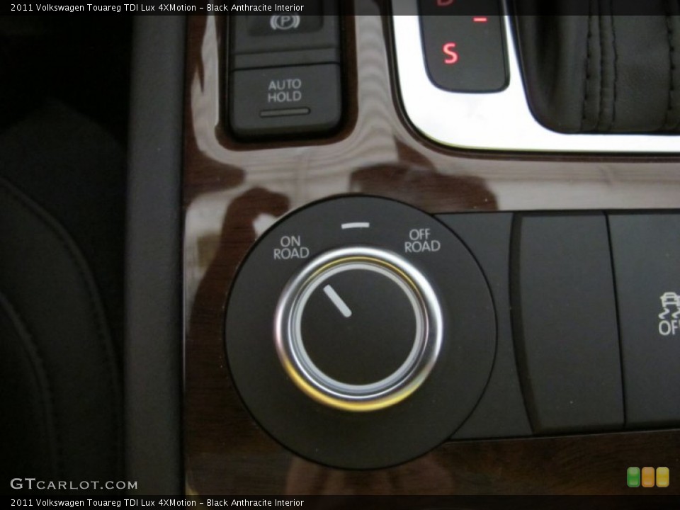 Black Anthracite Interior Controls for the 2011 Volkswagen Touareg TDI Lux 4XMotion #51305011