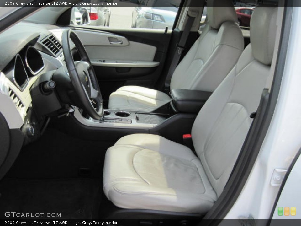 Light Gray/Ebony Interior Photo for the 2009 Chevrolet Traverse LTZ AWD #51315952