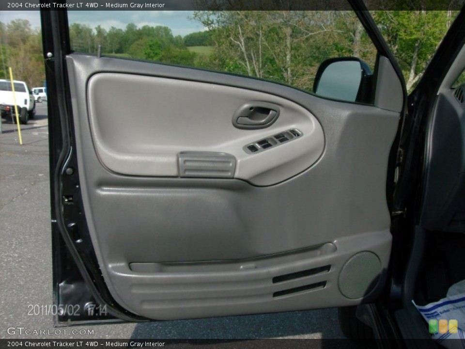 Medium Gray Interior Door Panel for the 2004 Chevrolet Tracker LT 4WD #51318595