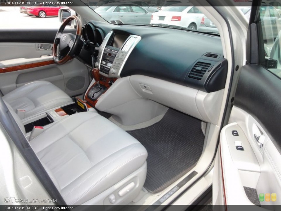 Light Gray Interior Photo for the 2004 Lexus RX 330 #51326644