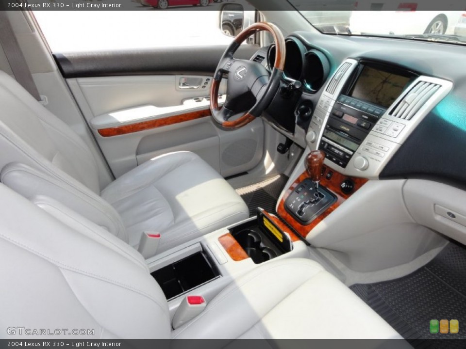 Light Gray Interior Photo for the 2004 Lexus RX 330 #51326659