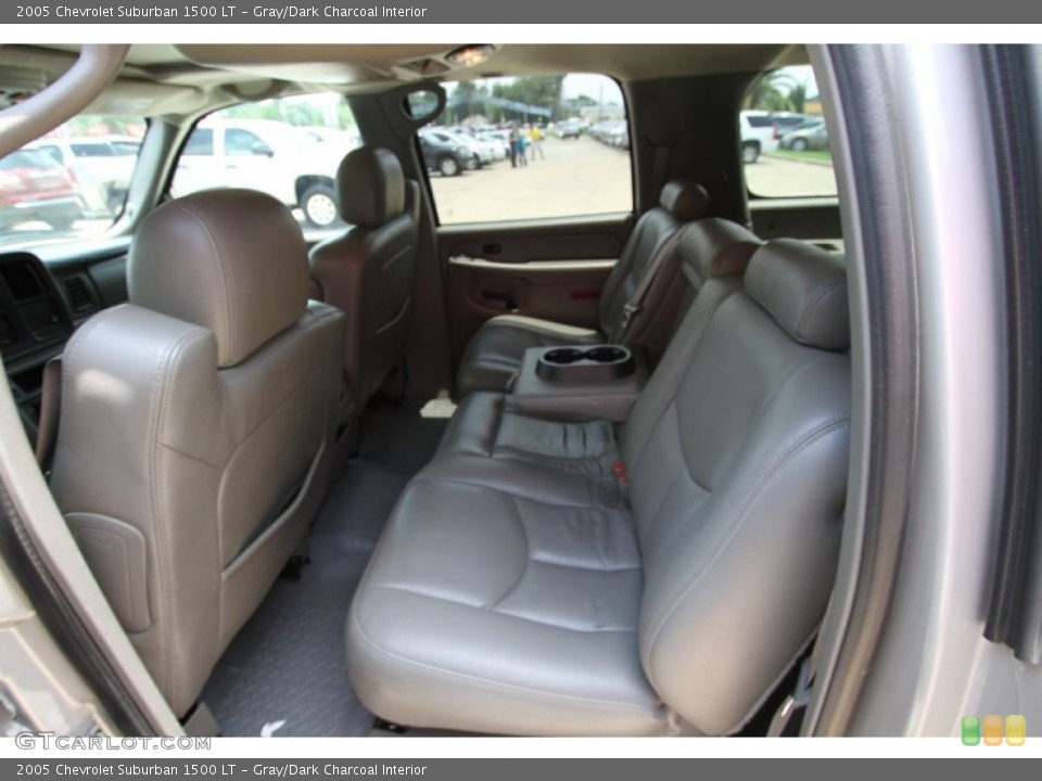 Gray/Dark Charcoal Interior Photo for the 2005 Chevrolet Suburban 1500 LT #51344752