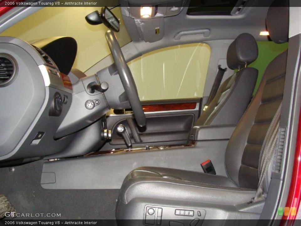Anthracite Interior Photo for the 2006 Volkswagen Touareg V8 #51348971