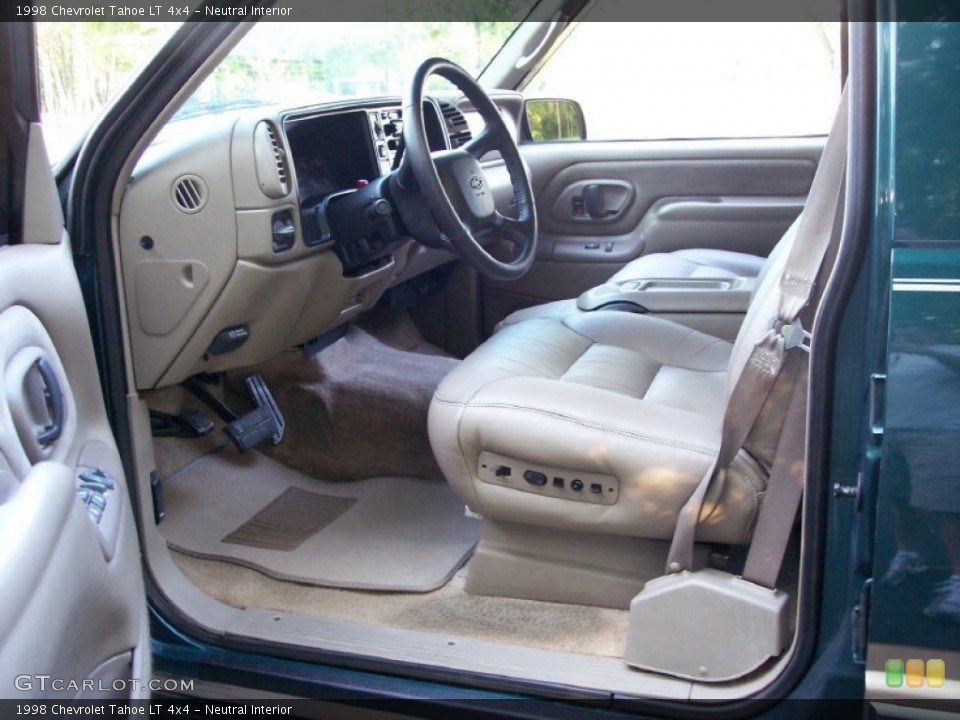 Neutral Interior Photo for the 1998 Chevrolet Tahoe LT 4x4 #51352871
