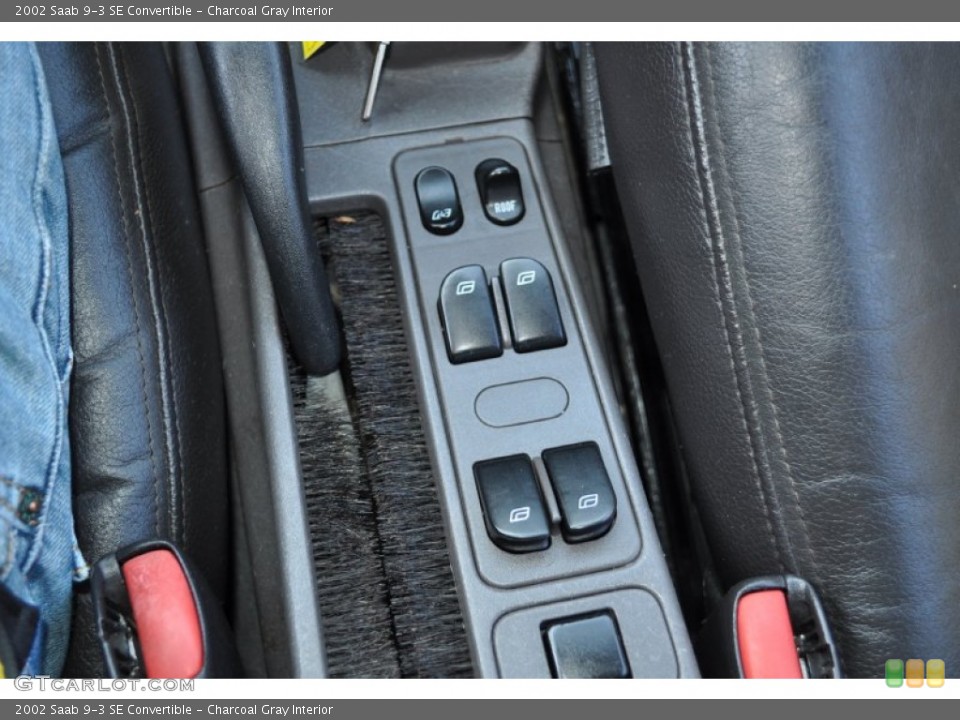 Charcoal Gray Interior Controls for the 2002 Saab 9-3 SE Convertible #51356093