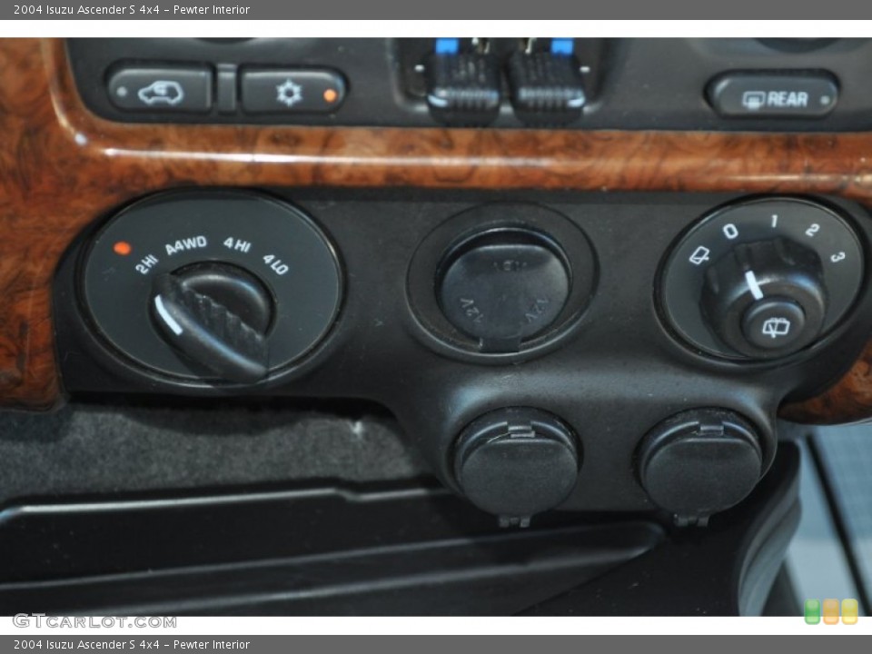 Pewter Interior Controls for the 2004 Isuzu Ascender S 4x4 #51356546