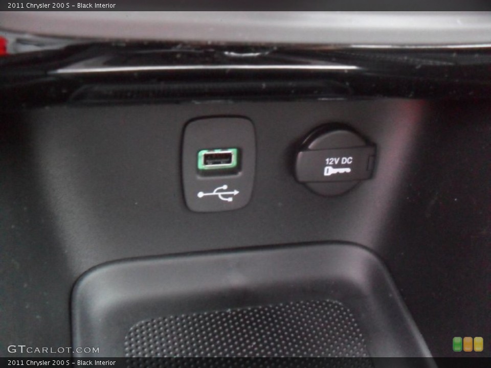 Black Interior Controls for the 2011 Chrysler 200 S #51362615