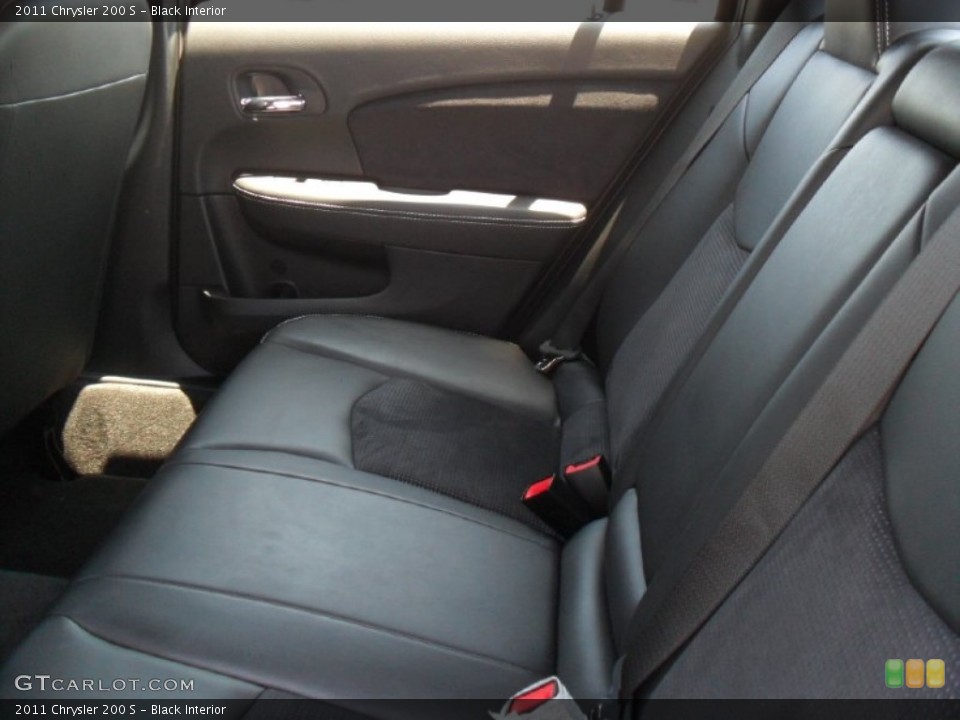 Black Interior Photo for the 2011 Chrysler 200 S #51362675