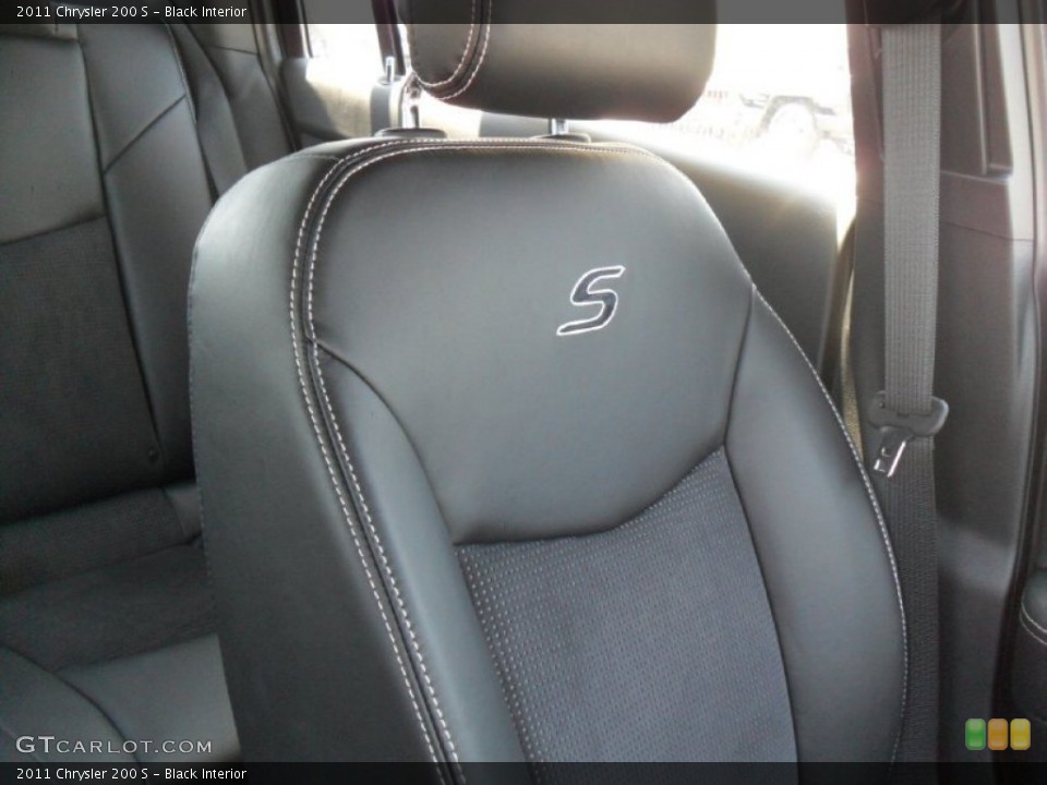 Black Interior Photo for the 2011 Chrysler 200 S #51362732