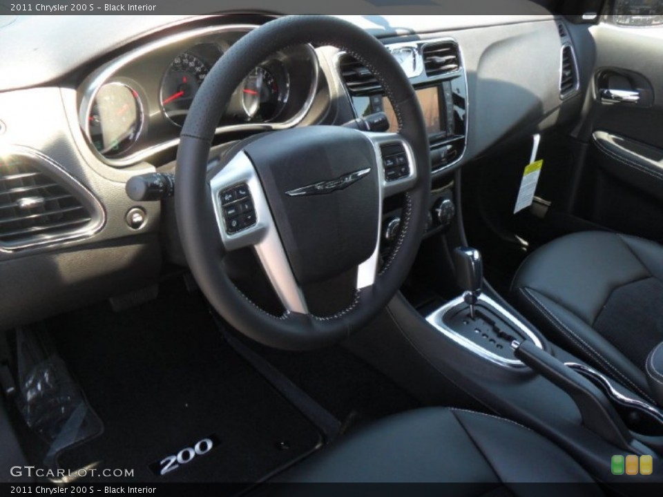 Black Interior Photo for the 2011 Chrysler 200 S #51362807