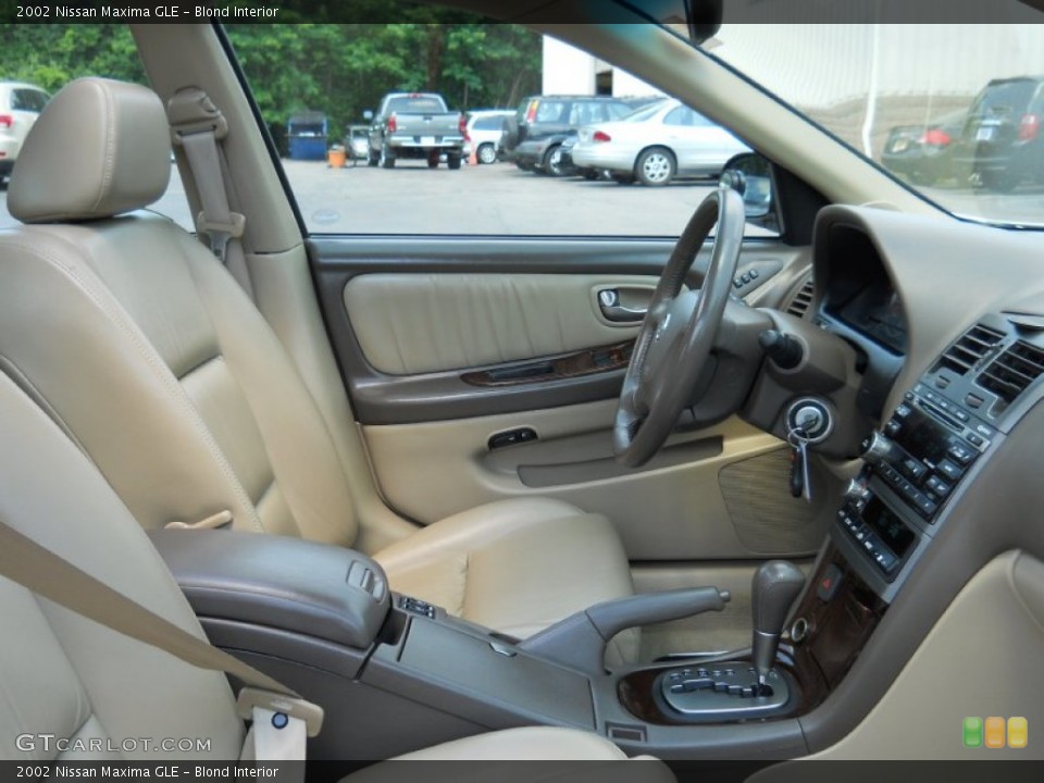 Blond Interior Photo for the 2002 Nissan Maxima GLE #51376957