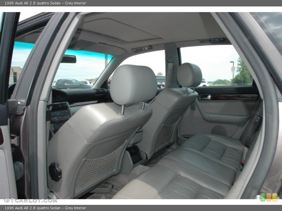 Grey Interior Photo for the 1996 Audi A6 2.8 quattro Sedan #51390263