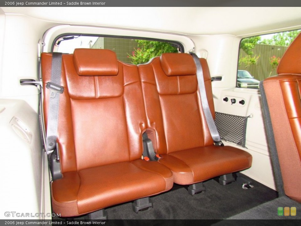 Saddle Brown Interior Photo for the 2006 Jeep Commander Limited #51390326
