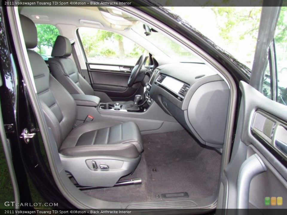 Black Anthracite Interior Photo for the 2011 Volkswagen Touareg TDI Sport 4XMotion #51392807