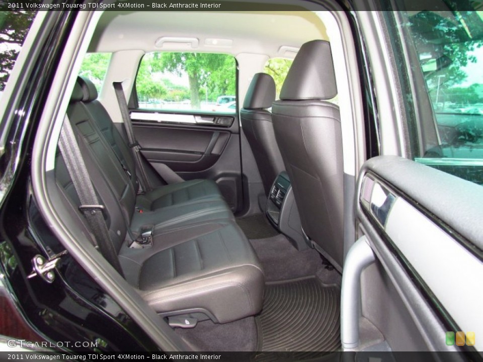 Black Anthracite Interior Photo for the 2011 Volkswagen Touareg TDI Sport 4XMotion #51392813