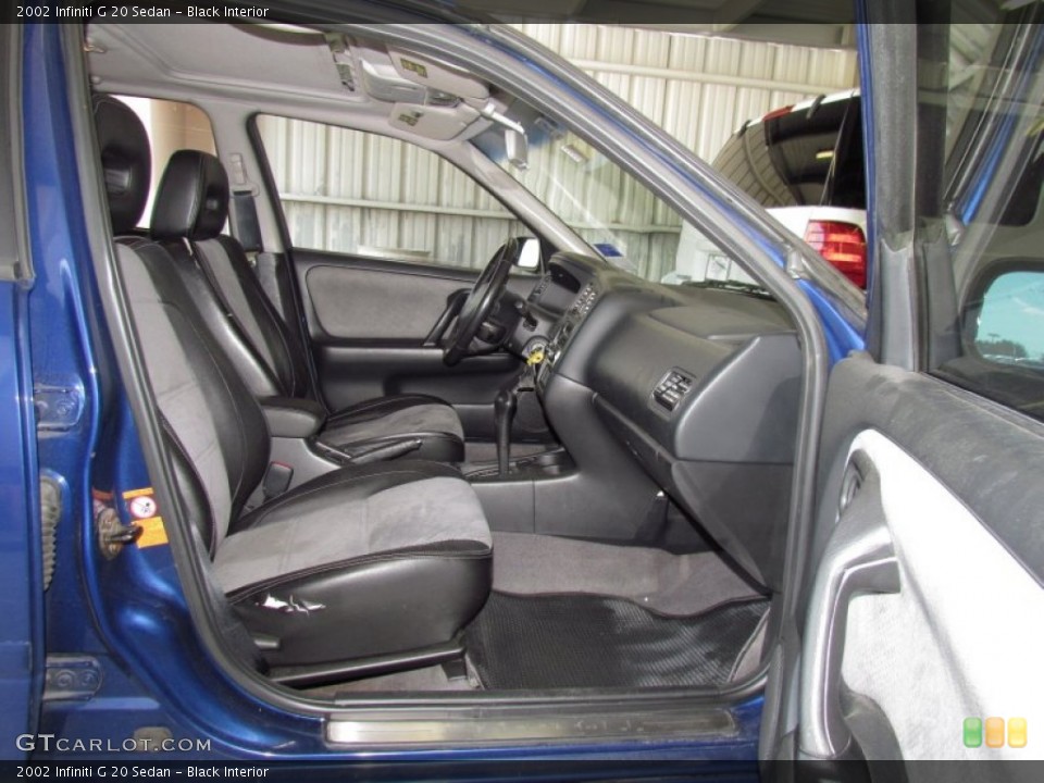 Black Interior Photo for the 2002 Infiniti G 20 Sedan #51412456