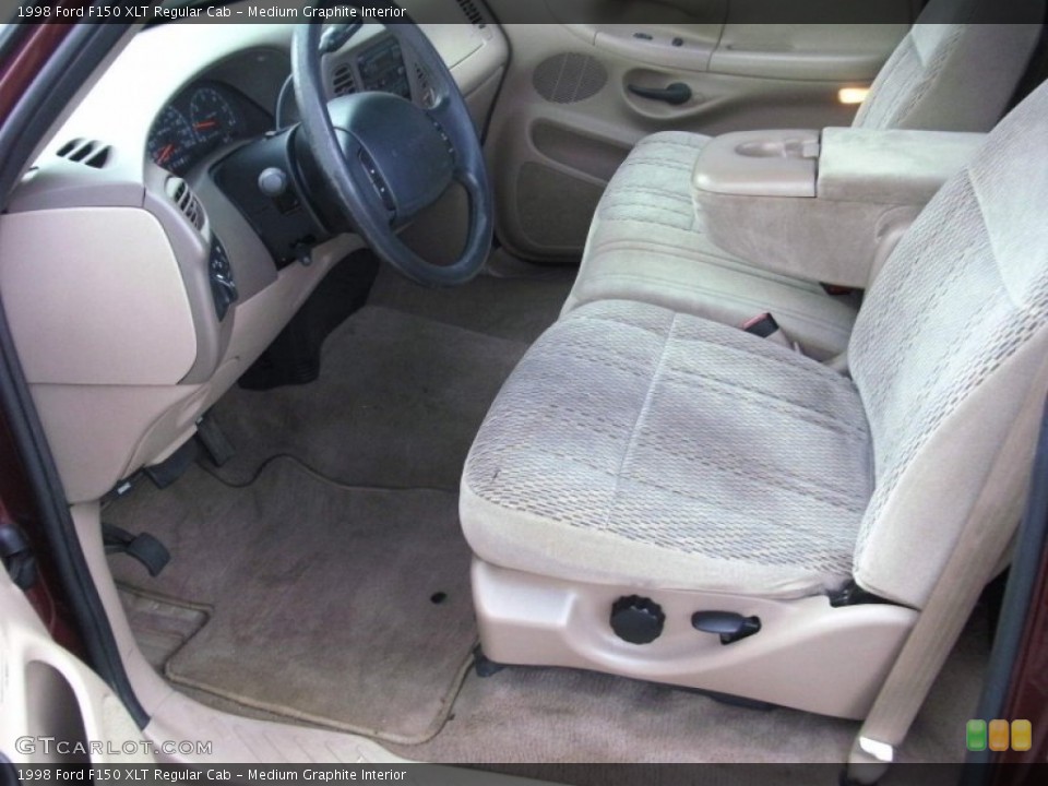 Medium Graphite Interior Photo for the 1998 Ford F150 XLT Regular Cab #51414082