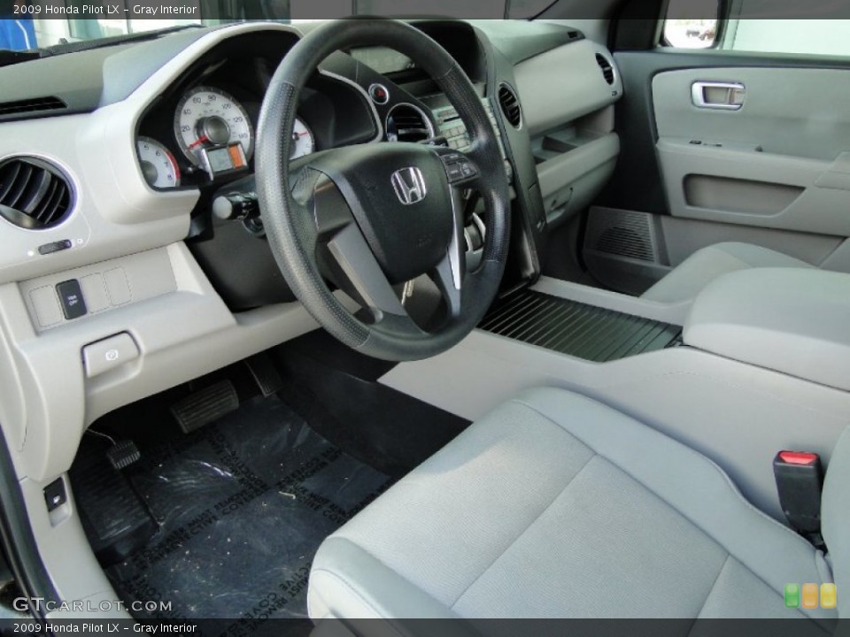 Gray Interior Photo for the 2009 Honda Pilot LX #51426375