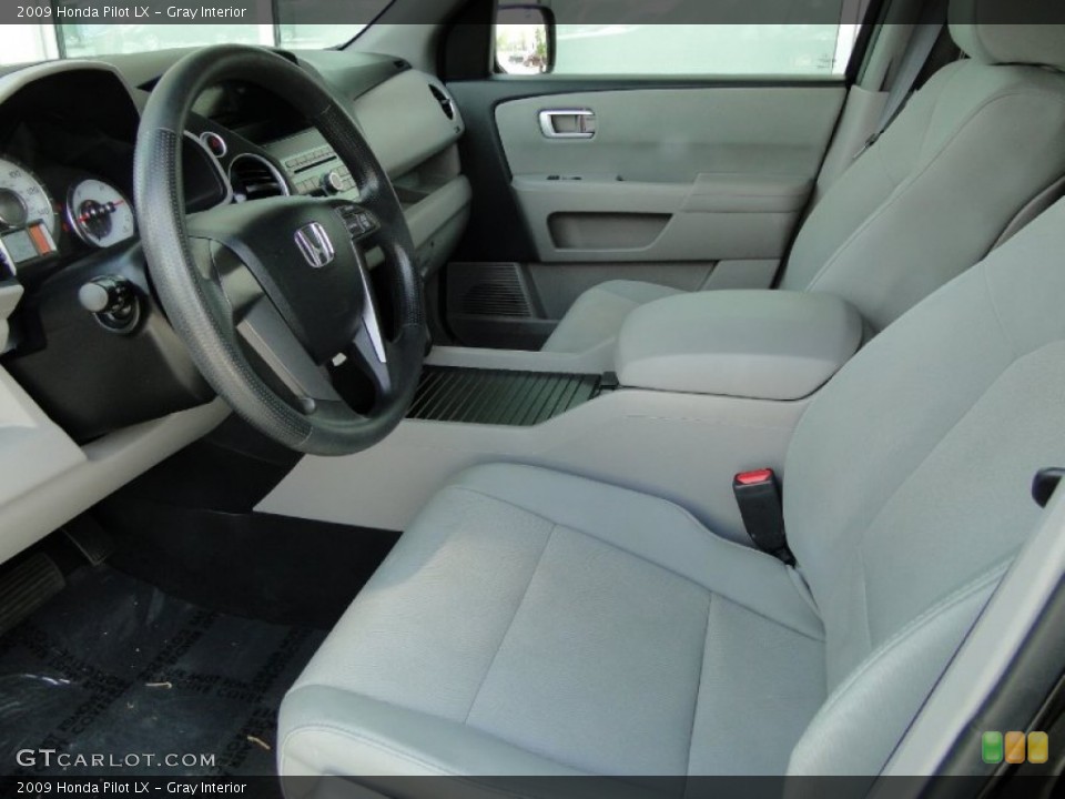 Gray Interior Photo for the 2009 Honda Pilot LX #51426390
