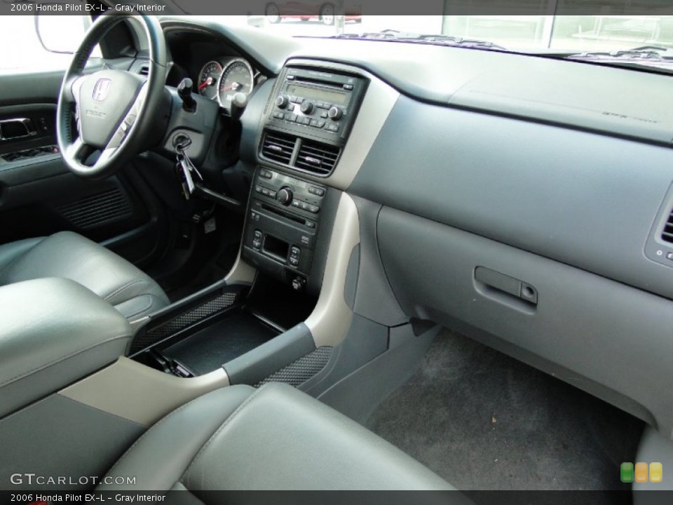 Gray Interior Dashboard for the 2006 Honda Pilot EX-L #51427737