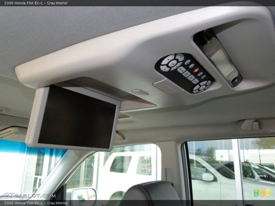 Gray Interior Controls for the 2006 Honda Pilot EX-L #51427812