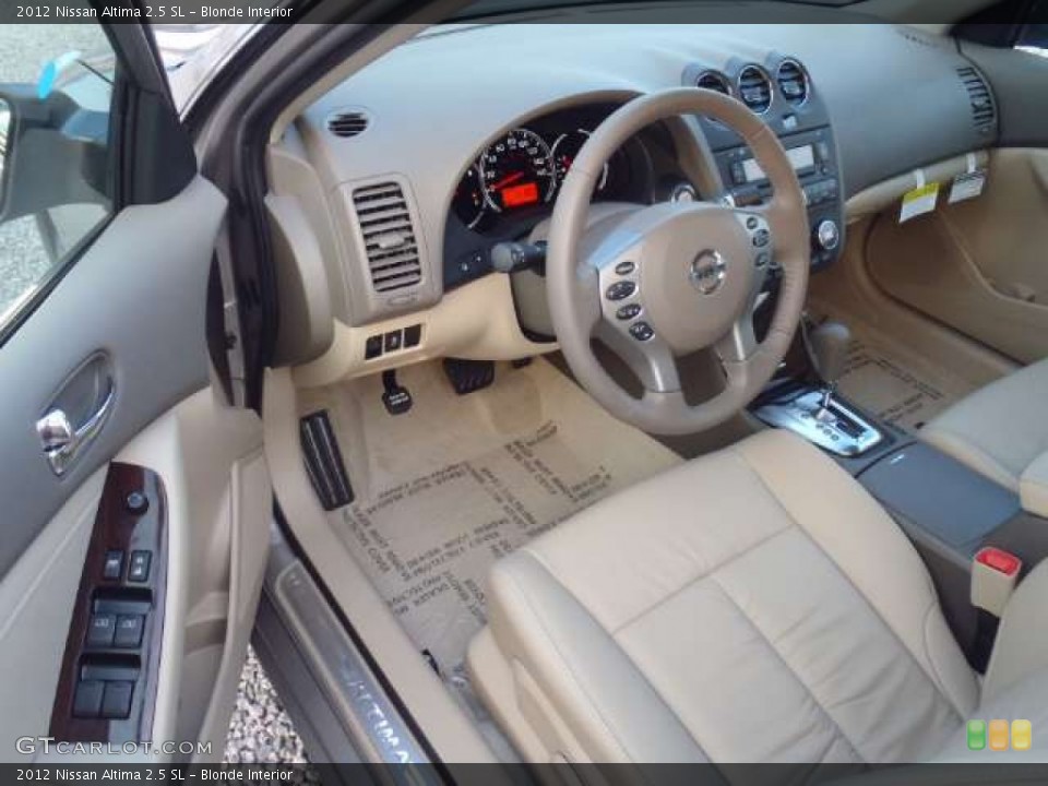 Blonde Interior Photo for the 2012 Nissan Altima 2.5 SL #51428385