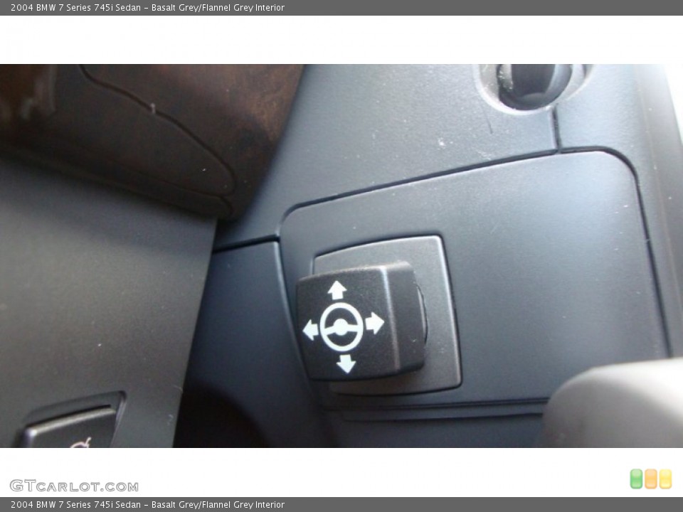 Basalt Grey/Flannel Grey Interior Controls for the 2004 BMW 7 Series 745i Sedan #51429513
