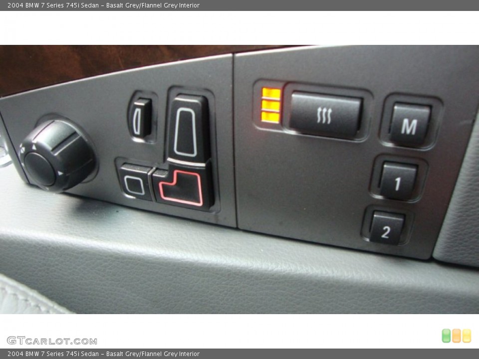 Basalt Grey/Flannel Grey Interior Controls for the 2004 BMW 7 Series 745i Sedan #51429585