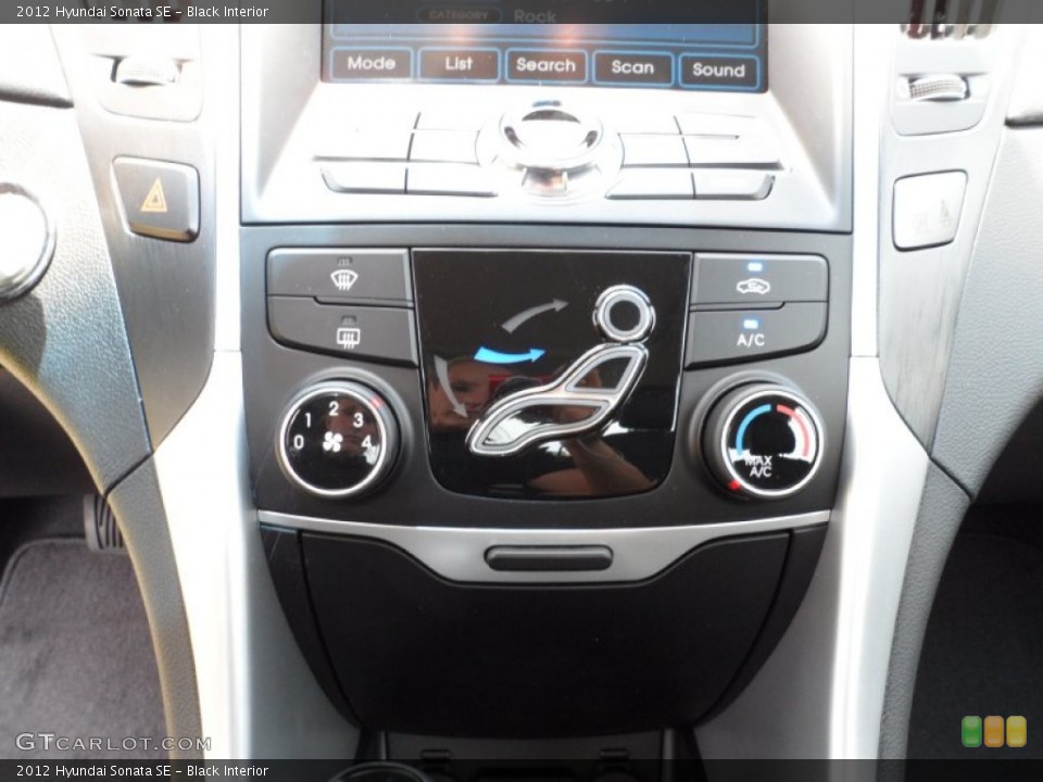 Black Interior Controls for the 2012 Hyundai Sonata SE #51431760