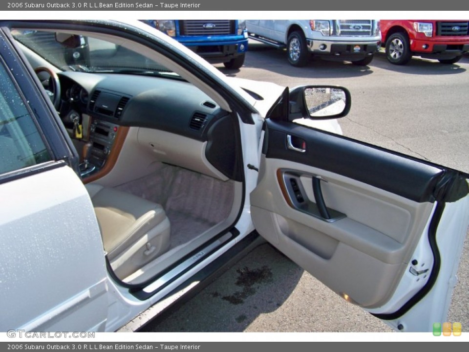 Taupe Interior Photo for the 2006 Subaru Outback 3.0 R L.L.Bean Edition Sedan #51433161