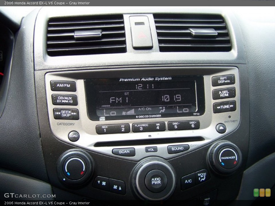 Gray Interior Controls for the 2006 Honda Accord EX-L V6 Coupe #51433473