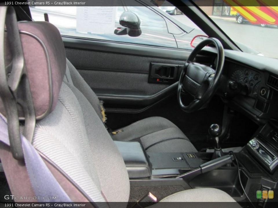 Gray/Black Interior Photo for the 1991 Chevrolet Camaro RS #51441636