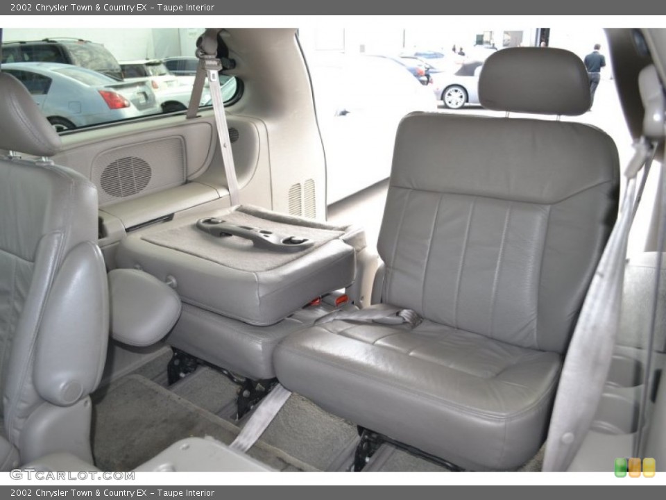 Taupe Interior Photo for the 2002 Chrysler Town & Country EX #51443829