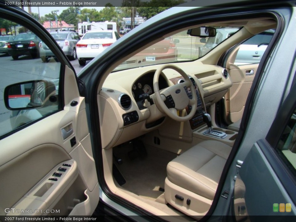 Pebble Beige Interior Photo for the 2007 Ford Freestyle Limited #51444783