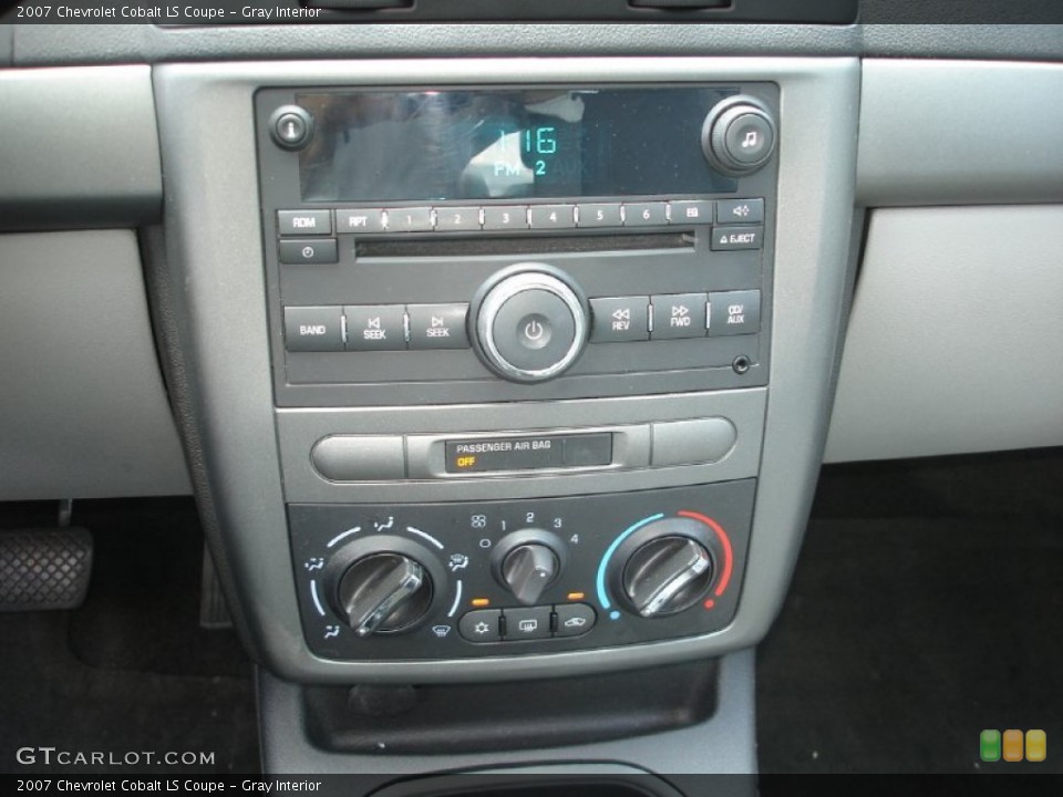Gray Interior Controls for the 2007 Chevrolet Cobalt LS Coupe #51448137