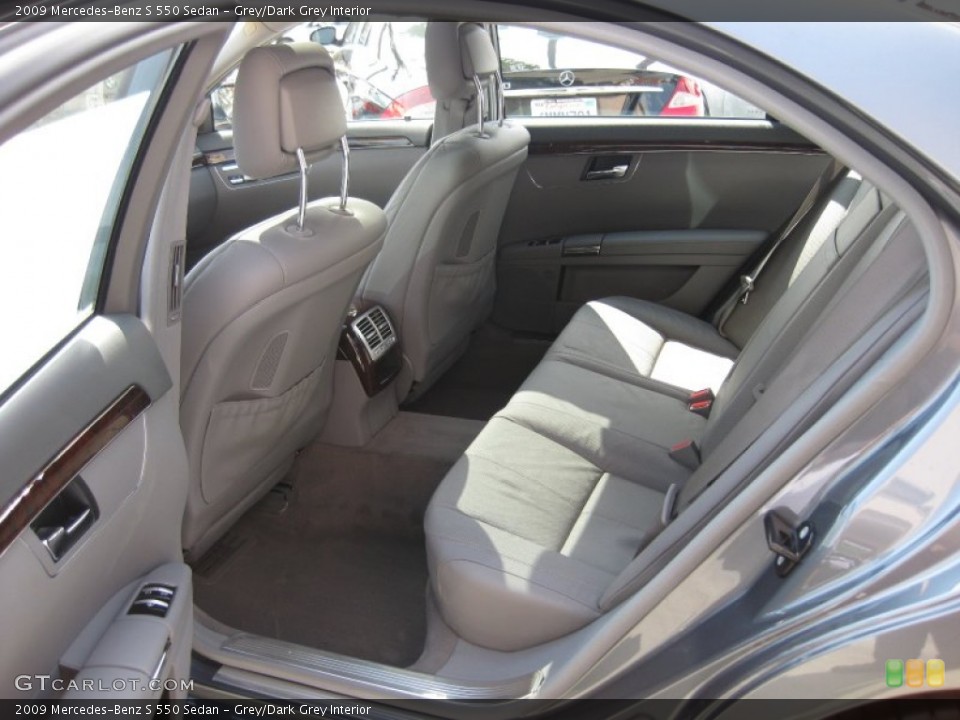 Grey/Dark Grey Interior Photo for the 2009 Mercedes-Benz S 550 Sedan #51451095