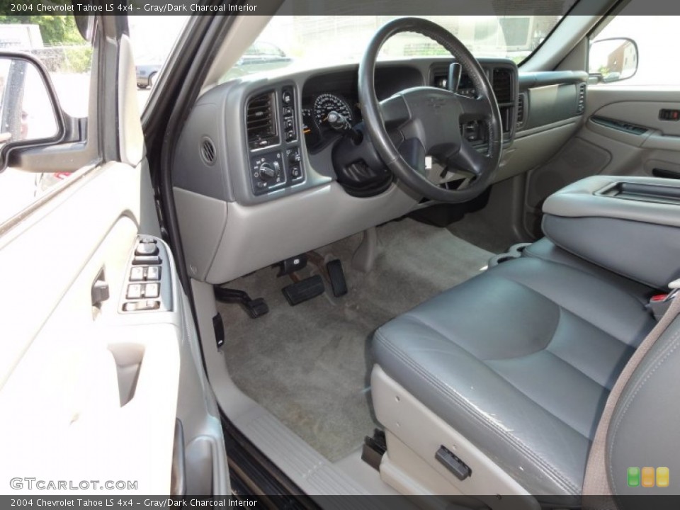 Gray/Dark Charcoal Interior Photo for the 2004 Chevrolet Tahoe LS 4x4 #51452643