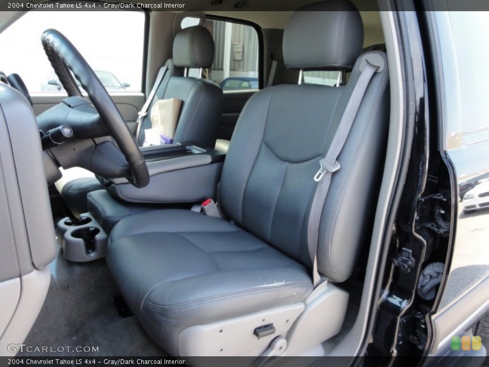 Gray/Dark Charcoal Interior Photo for the 2004 Chevrolet Tahoe LS 4x4 #51452706